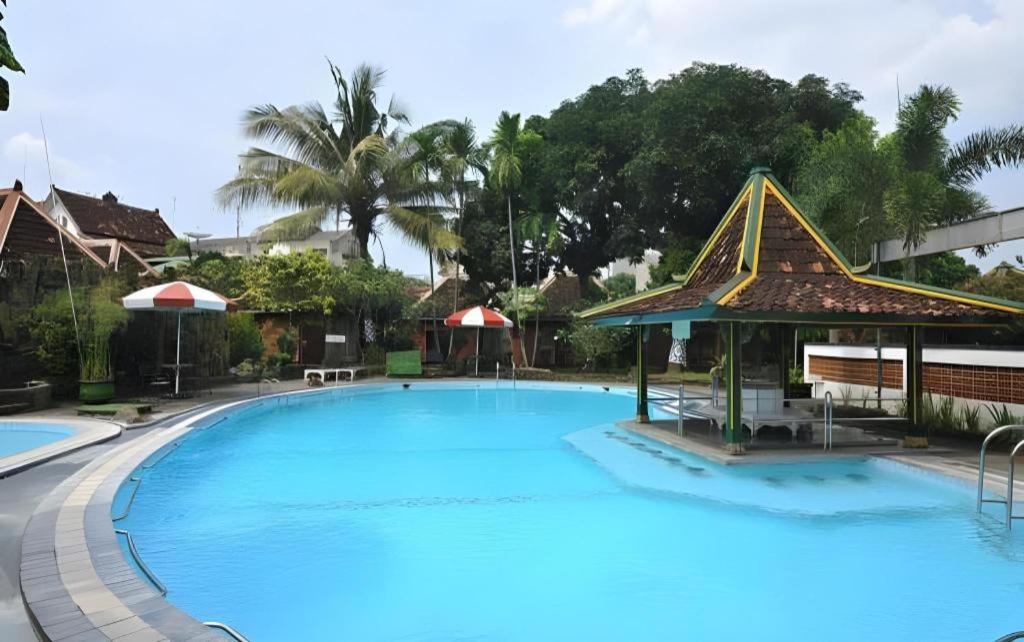 Hotel Batik Yogyakarta Kültér fotó